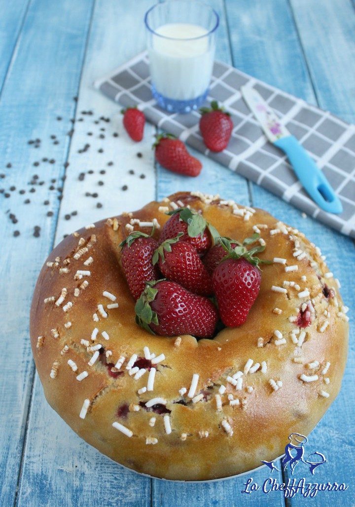 Tortano dolce alle fragole e cioccolato
